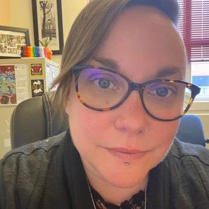 Meet your Posher, Laura